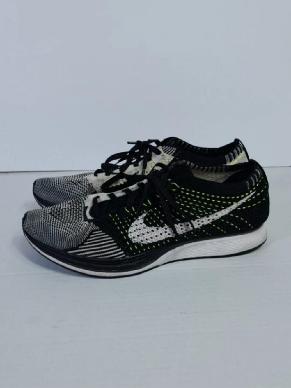 Nike Flyknit Racer Black White Volt Road Racing Shoes Men Sz 8